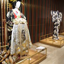 出国手続きをすますとこんな歌舞伎のコーナーがあったり