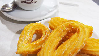 チュロスが有名みたいですが・・。