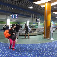 荷物の受け取り場は広い