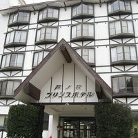 高台にあります。