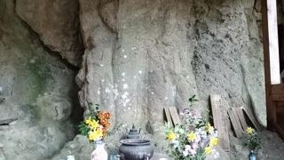 階段が急なので注意