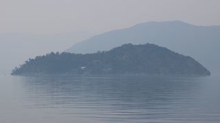 近江八景のひとつ　竹生島