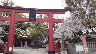 オフィス街のど真ん中に..