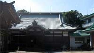 中目黒駅の近くの日蓮宗の寺院です、江戸時代には伊達藩に庇護されました