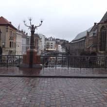 左側はプレディクヘーレンレイ 、右側は聖ミヒエル教会で　レイ