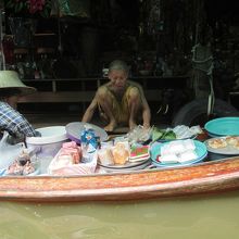 水上マーケット