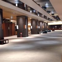 とてもひろいエントランス、ロビー