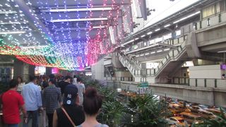 イルミネーションが続いていました