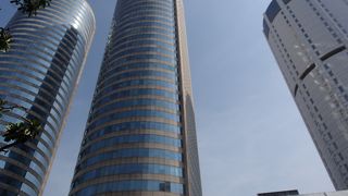 「旧市街地・古い町並み」ではなく、近代的なオフィス街