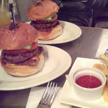 実にボリューミー。実物は写真以上に大きいです。