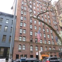 左隣のCOATホテルは系列ホテルです