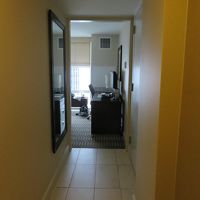 入口付近が広いのでスーツケース置き場にできます