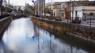 前橋の市街地を流れる川