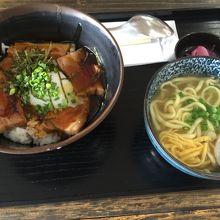 ラフテー丼