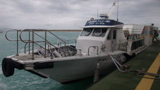 １F席は狭くて混雑していました