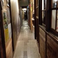 細い廊下