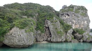 地殻変動で地上に露呈