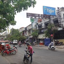 昼も夜も普通に賑やか