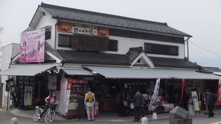 武田神社の前にあるお土産物屋さんです。