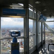 立山連峰はメインですから、天井には…