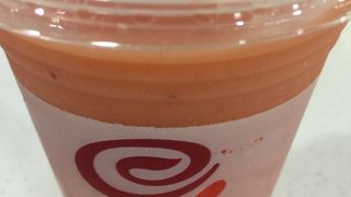 人気店ですね。地元の人も並んでいました。スムージーを飲みましたがとてもおいしいです