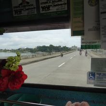 正直遅いし，値段交渉が必要だし，使い勝手は微妙。