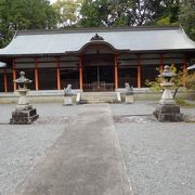 ひっそりとしたところの趣のある神社