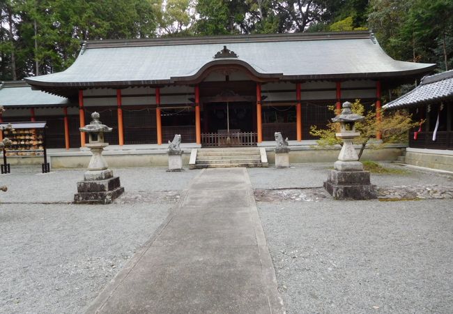 ひっそりとしたところの趣のある神社