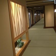 廊下も畳敷きです。