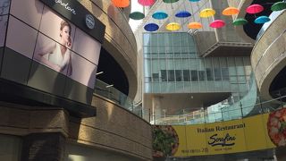 合駅直結メセナポリス内にある大型スーパー