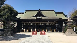 小倉城内に鎮座しています