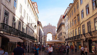 川に面した美しい広場！！