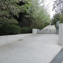 桜の咲くゲート