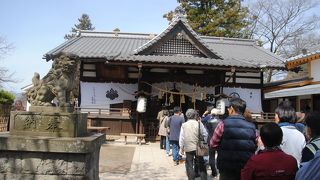 真田神社は上田城の東から入って正面に位置しています。