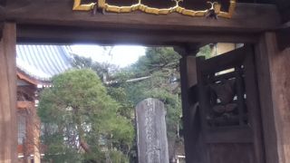 言問通り北側の日蓮宗のお寺