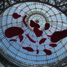 猪熊弦一郎デザインの三越の包装紙