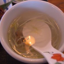 透明なスープ　これも旨いのよ