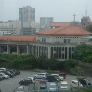沖縄を代表する教会建築です