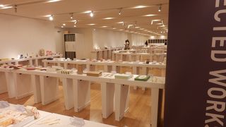 ミッドタウンのタワー棟にあるデザインの展示場