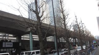 呉服橋架道橋から常盤橋架道橋の間のＪＲが走る高架部分が、銭瓶町橋高架橋です