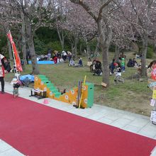 猿回しも行われていました