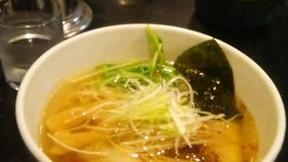 エビ塩ラーメンが上品なおいしさ