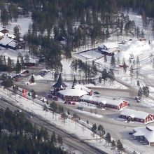 左上サンタ村　真ん中土産屋　右下イッタラとマリメッコ