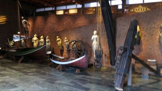 海に面した博物館