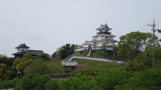 城、博物館、美術館、公園と観光スポットが詰まっている公園