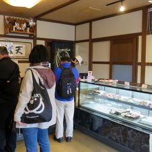 さすがにお客さんは多いです