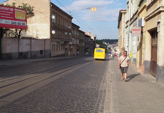 リヴィウ駅に向かう通り