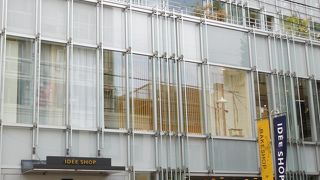 おしゃれなインテリアショップ