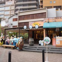 開放的な雰囲気の店頭