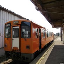 内陸線のホーム（停まってるのは急行）